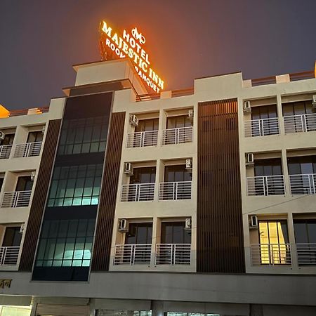 Majestic Inn 瓦塞 外观 照片