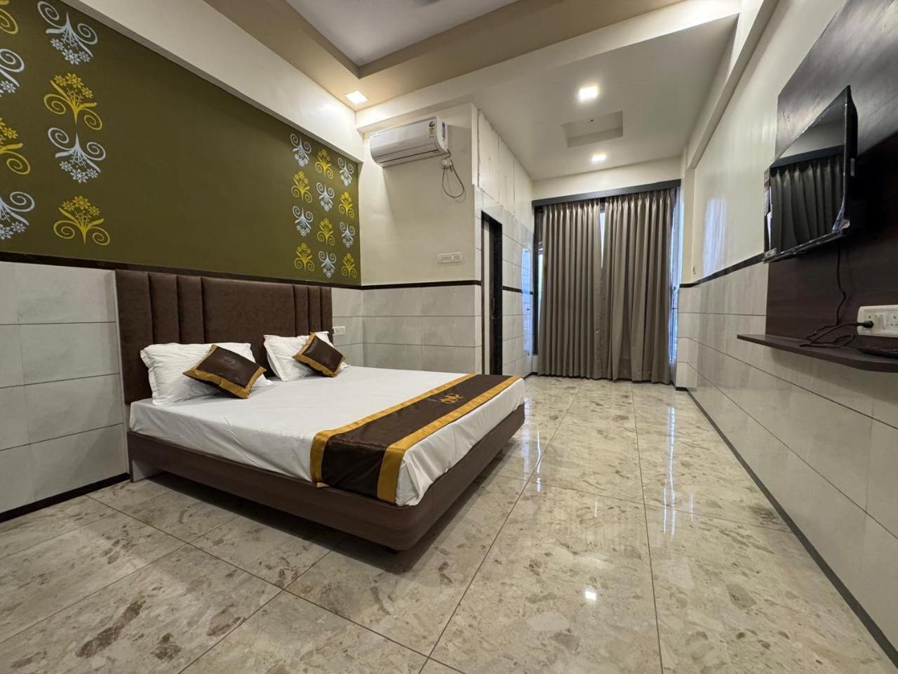 Majestic Inn 瓦塞 外观 照片